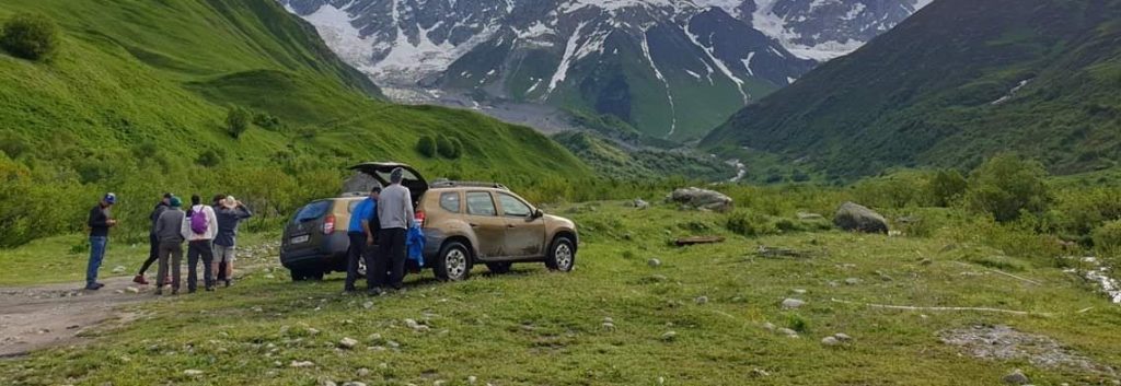 Kazbegi Mountain, Renault Dusters
